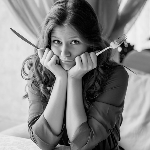 6 απροσδόκητοι λόγοι που σε κάνουν να νιώθεις συνεχώς πεινασμένη 